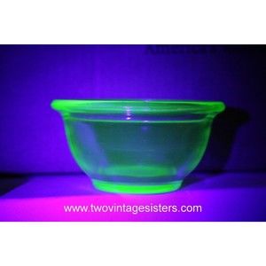 Anchor Hocking Uranium Vaseline Mixing Bowl